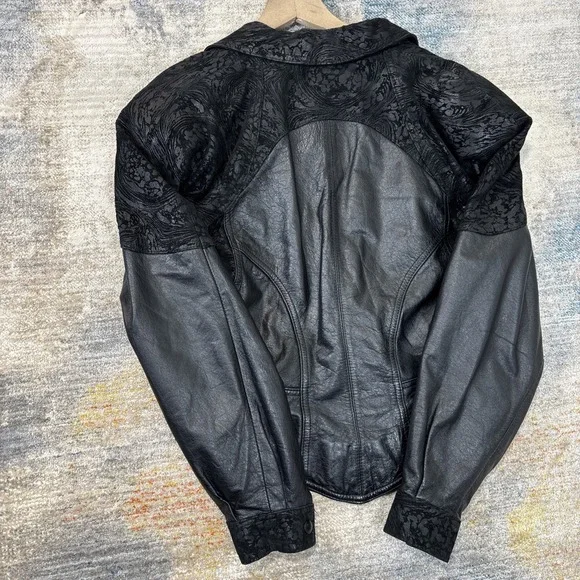 Vintage 80s Cropped Cowhide Leather Jacket Embossed Black Whimsy Goth M - Picture 16 of 16